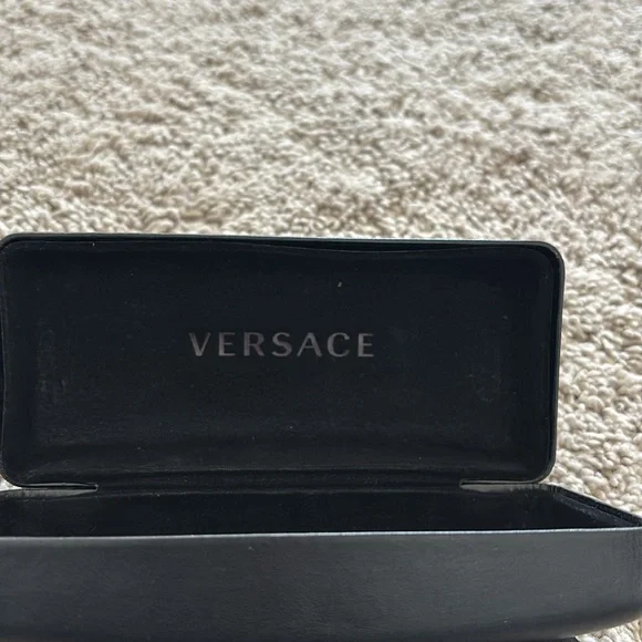 Versace sunglass case black with cleaning cloth - Picture 2 of 4
